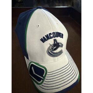 Vancouver Canucks Reebok Center Ice NHL Piped Bill Hockey Cap Hat L/XL